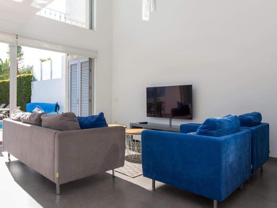 فيلا Harmony 4F House - Privat Heated Pool & Privacy & البوفيرا المظهر الخارجي الصورة
