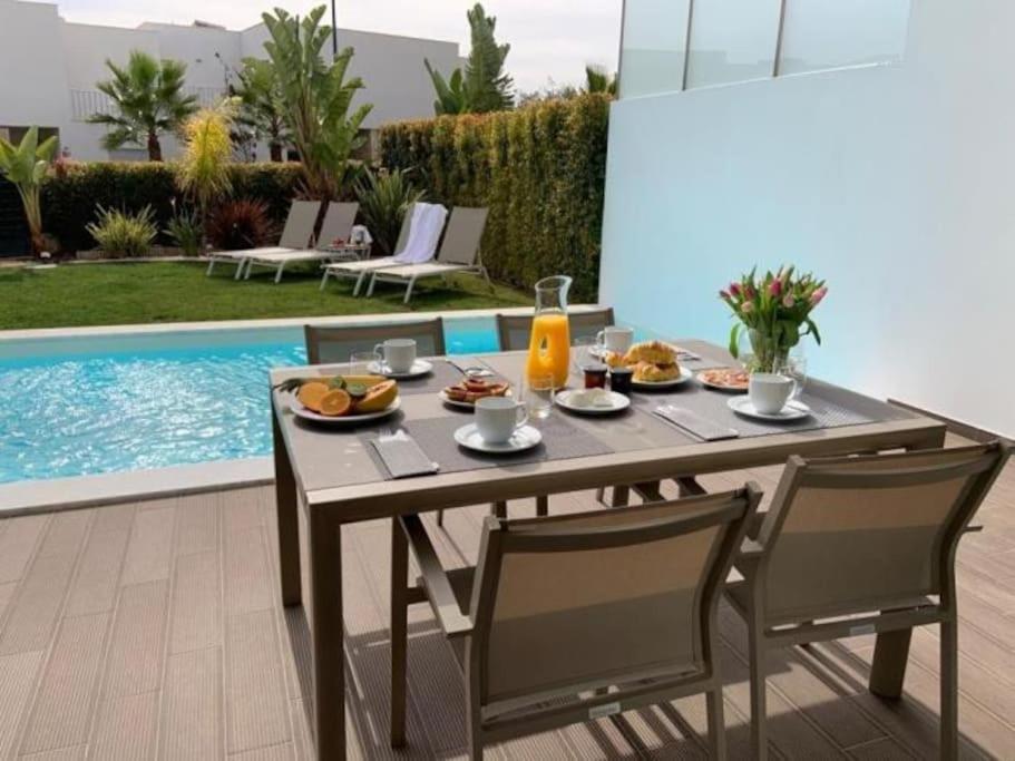 فيلا Harmony 4F House - Privat Heated Pool & Privacy & البوفيرا المظهر الخارجي الصورة