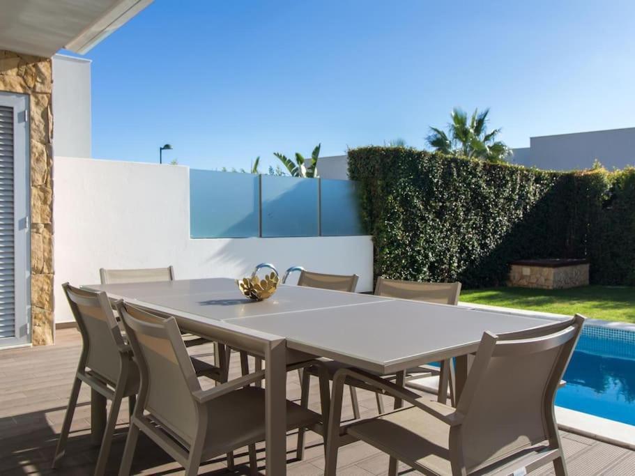 فيلا Harmony 4F House - Privat Heated Pool & Privacy & البوفيرا المظهر الخارجي الصورة