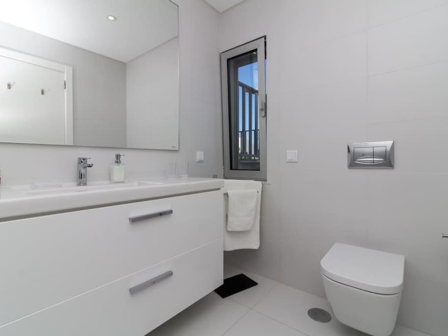 فيلا Harmony 4F House - Privat Heated Pool & Privacy & البوفيرا المظهر الخارجي الصورة